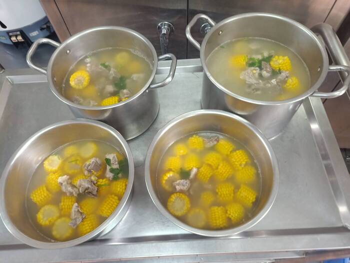 早點：玉米排骨湯