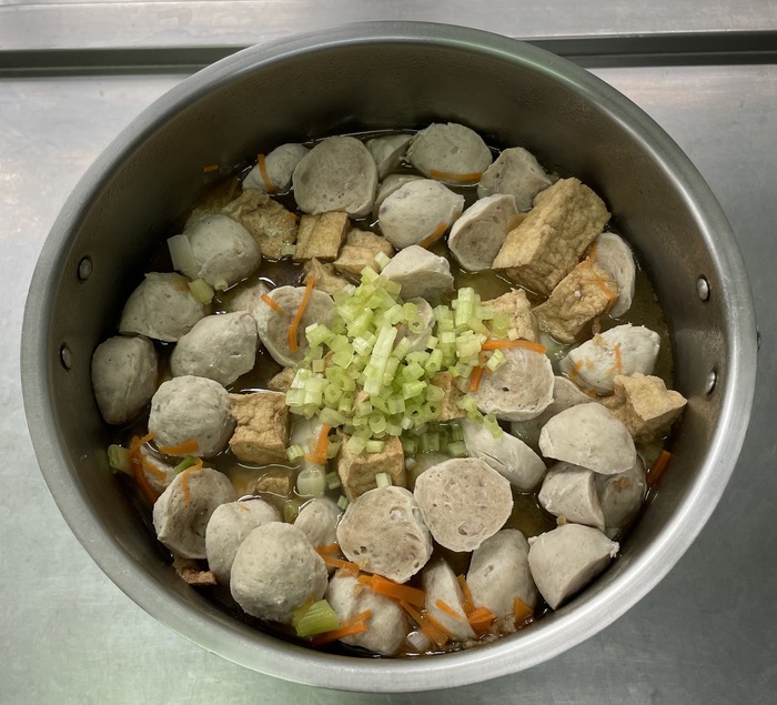 早點：油腐貢丸湯