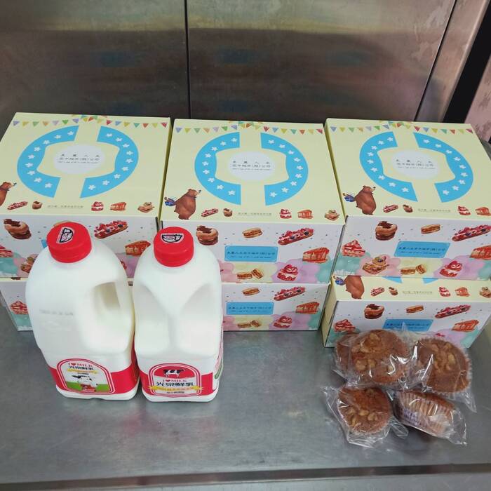 早點：慶生蛋糕+鮮奶