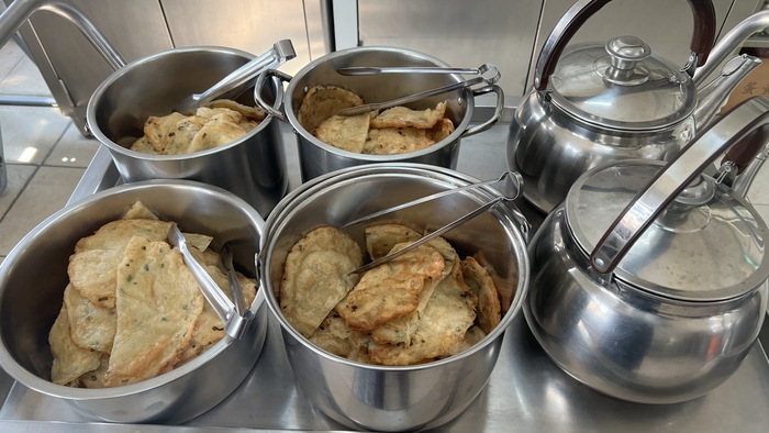 午點：蔥油餅+大麥飲