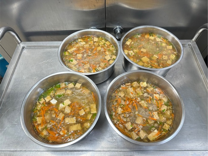 午點：鮮肉細粉湯