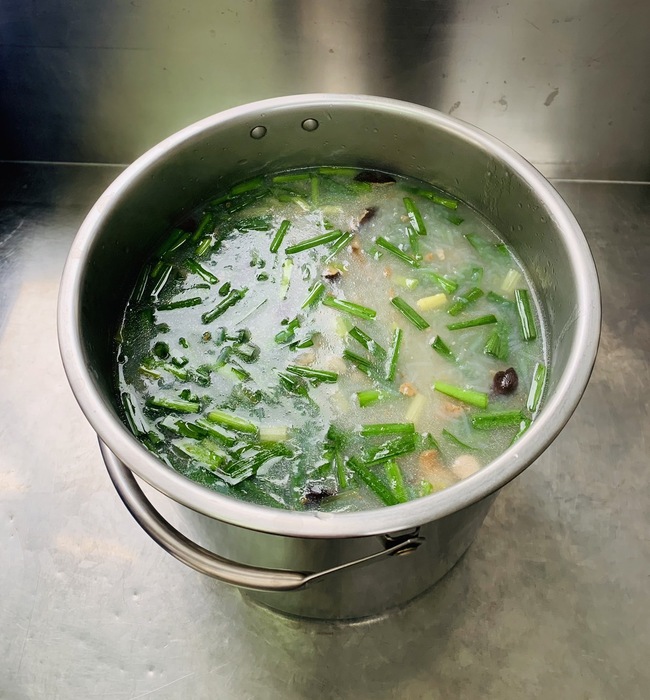 早點：鮮味米粉湯