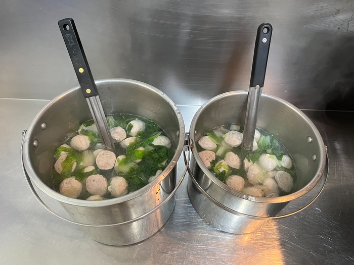 早點：青菜貢丸湯