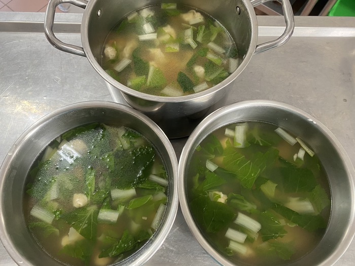 午點：鮮肉餛飩湯