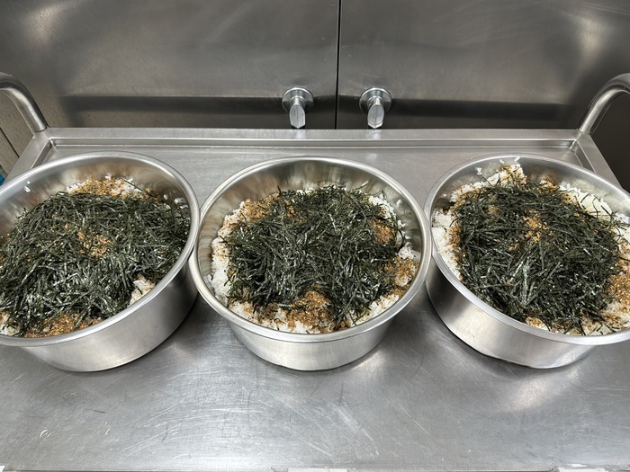 午點：芝麻香鬆飯糰
