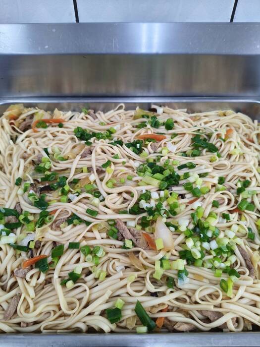 午餐：台式肉絲炒麵