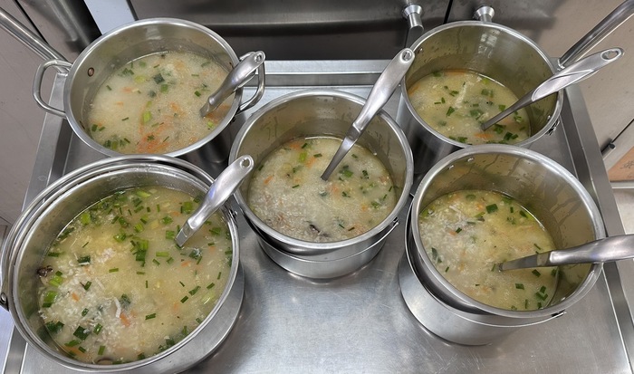 早點：鮮肉吻魚穀粥