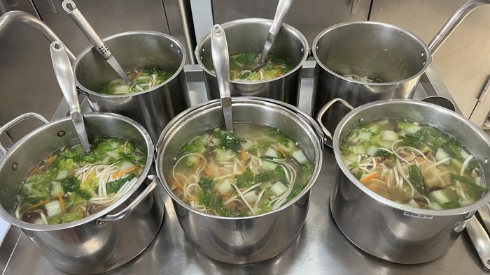 早點：什錦湯麵