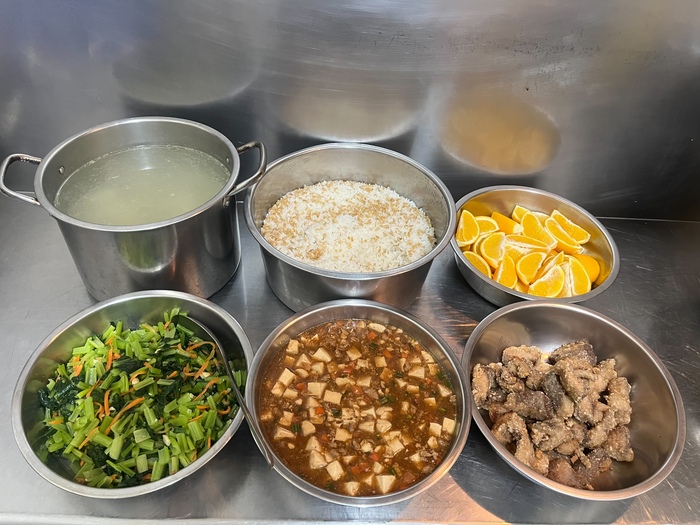 午餐：(營養糙米飯)、香煎魚片、麻婆豆腐、季節時蔬、清燉冬瓜湯、 四季水果2024/9/5