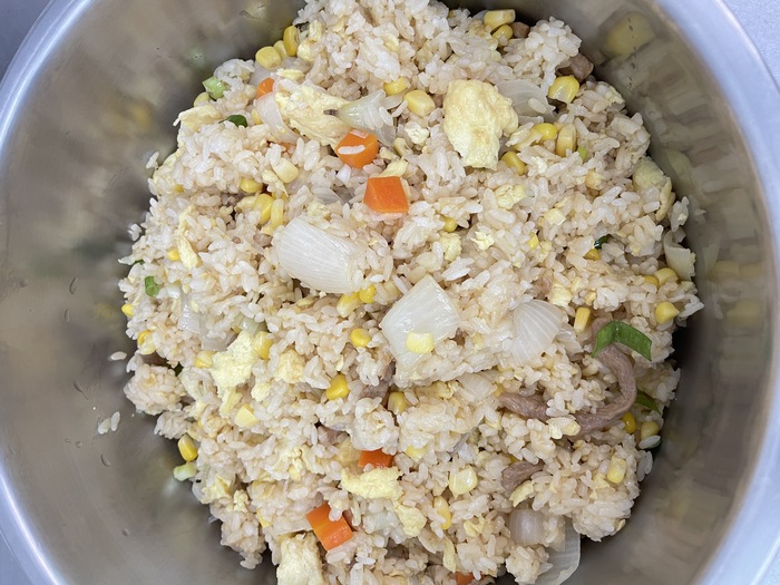 午餐：肉絲炒飯