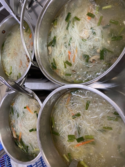 早點：米粉湯