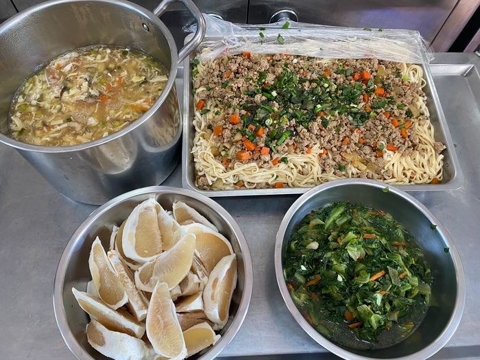 午餐：打拋豬肉麵、季節時蔬、大滷湯、四季水果