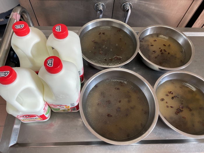 午點：葡萄乾*鮮奶西米露