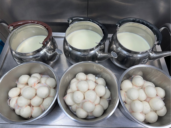 早點：包子+牛奶