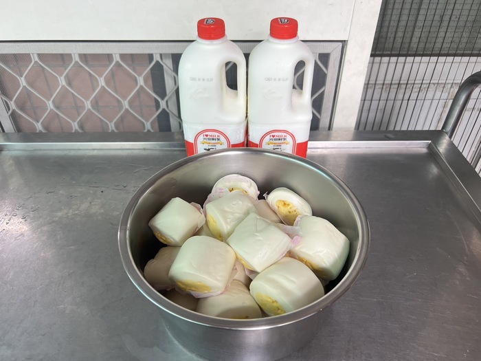 早點：銀絲捲+鮮奶