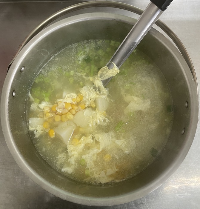 早點：洋芋什錦燉湯