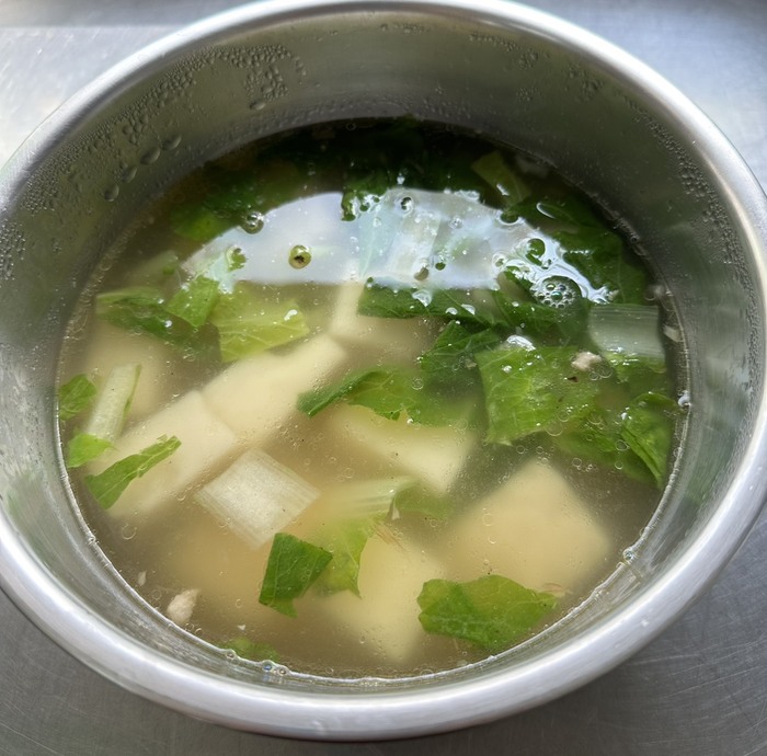 早點：蔥酥蘿蔔糕湯　　