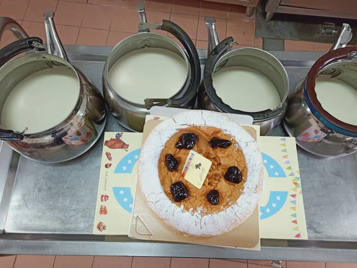 早點：生日蛋糕+牛奶
