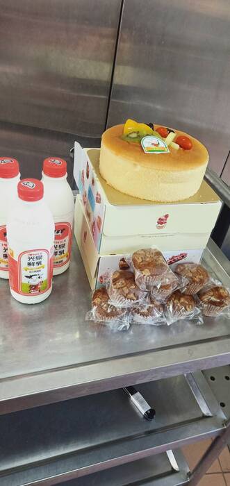 早點：慶生蛋糕+鮮奶