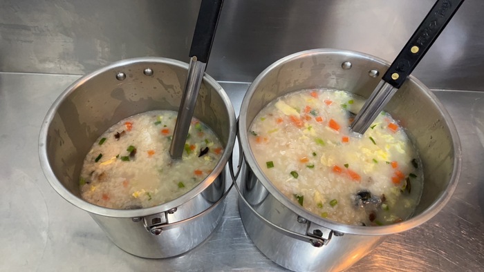 早點：皮蛋瘦肉粥