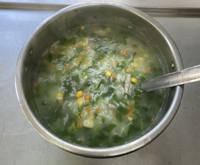 早點：菠菜玉米肉絲粥2025/01/21