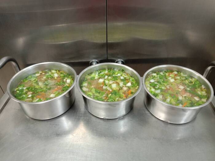 午點：鮮肉細粉湯