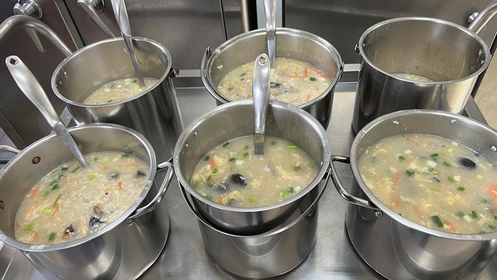 早點：皮蛋瘦肉粥