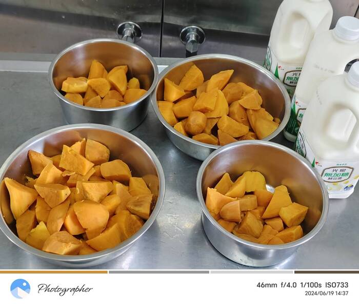 午點：蒸地瓜+無糖豆漿