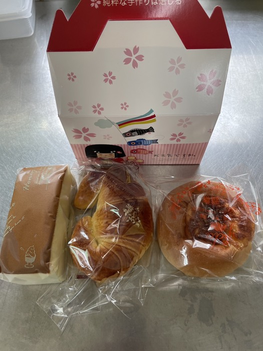 午餐及午點：餐盒