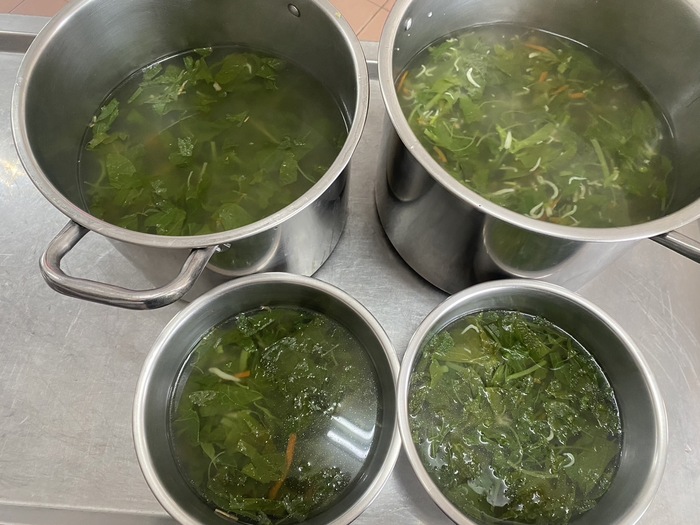 早點：蔬菜銀魚湯