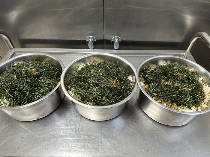 午點：海苔香鬆小米飯丸