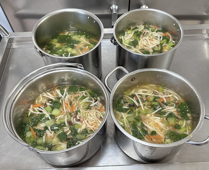 早點：肉絲鮮湯麵