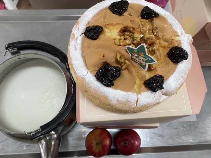 早點：慶生蛋糕+牛奶2025/01/08